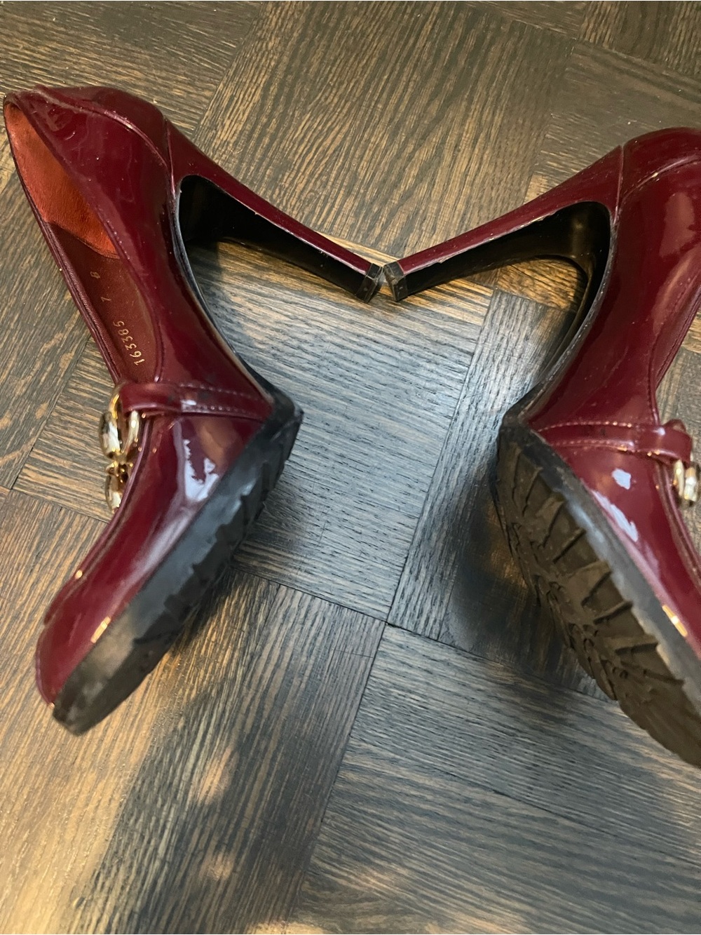 Gucci Burgundy Patent Leather Pumps with Gold Horsebit - Picture 2 of 5